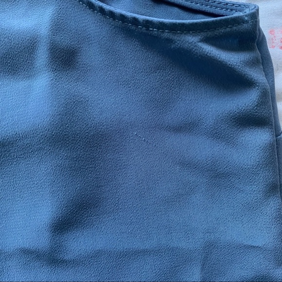 Dynamite Sleeveless Blouse - Picture 5 of 6